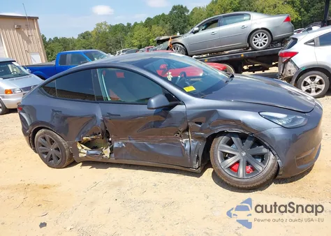 2023 Tesla Model Y Awd/Long Range Dual Motor All-Wheel Drive z USA, uszkodzony, nr VIN 7SAYGDEE9PF613842